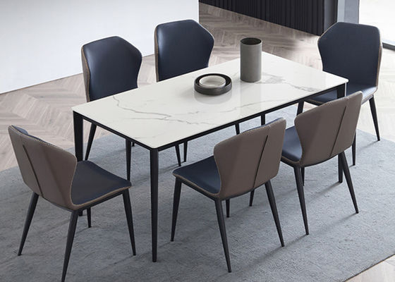 購入 0.38cbm ウォールナットとメープル仕上げの装飾的な背もたれスタイルの木製レストランチェア online manufacture